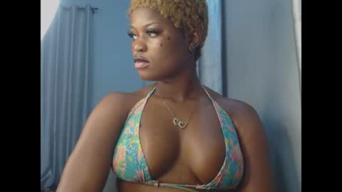 Snapshot of cum_ebony_petitxx chatting on 06/30/26, 07:31 cath online show from 06/30/26, 07:31