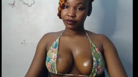 Snapshot of cum_ebony_xxxpetit chatting on 06/12/26, 01:59 Teeha online show from 06/12/26, 01:59