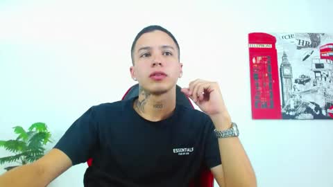 cumandres online show from 04/22/26, 03:02