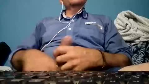 Snapshot of cumbian_chero chatting on 05/14/26, 04:19 cumbian_chero online show from 05/14/26, 04:19