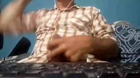 Snapshot of cumbian_chero chatting on 05/31/26, 06:09 cumbian_chero online show from 05/31/26, 06:09