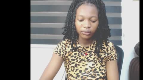 cumebony_petit online show from 05/09/26, 06:40