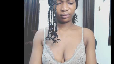 cumebony_petit online show from 05/20/26, 10:49