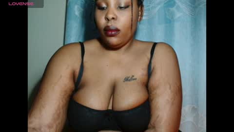 Snapshot of cumfordaddy111 chatting on 06/11/26, 10:08 Sweet mona online show from 06/11/26, 10:08