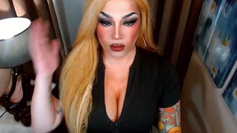 Cattaleya online show from 10/06/25, 08:56