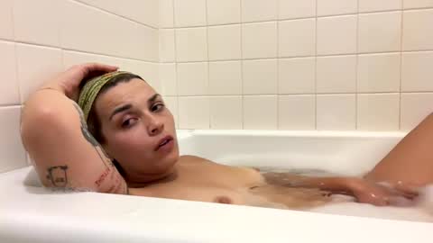 Snapshot of cumpeak chatting on 09/19/25, 03:30 cumpeak online show from 09/19/25, 03:30