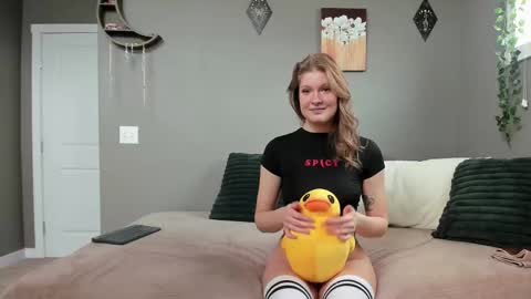 Snapshot of cumplaycouple chatting on 03/03/25, 09:26 Marie and Tom online show from 03/03/25, 09:26