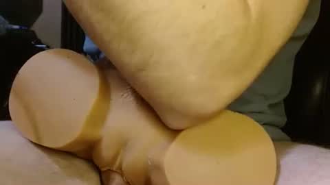 Snapshot of cumshard35 chatting on 10/31/25, 02:34 cumshard35 online show from 10/31/25, 02:34