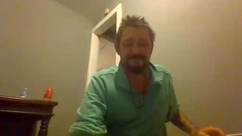 Snapshot of cuntreeboy68 chatting on 12/06/24, 06:26 Bash online show from 12/06/24, 06:26