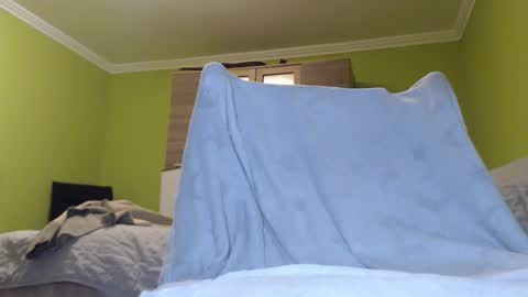 Snapshot of cup_of_t3a chatting on 01/19/25, 04:57 Im Lee. Say Hey Im very social. online show from 01/19/25, 04:57