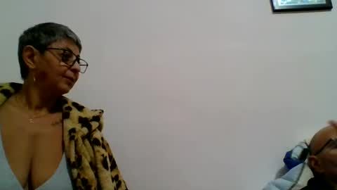 couple online show from 12/10/24, 05:44