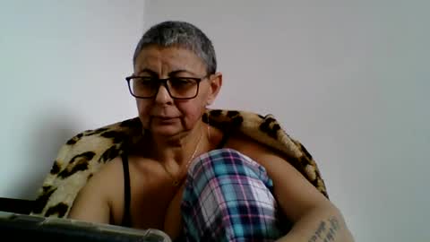 couple online show from 01/25/25, 09:04