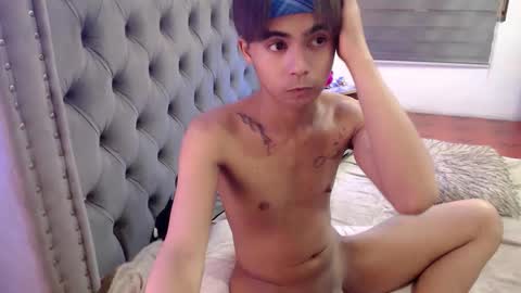 Snapshot of cuppycupcake_2 chatting on 12/17/25, 07:31 Xyrien online show from 12/17/25, 07:31