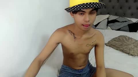 Snapshot of cuppycupcake_2 chatting on 12/22/25, 09:23 Xyrien online show from 12/22/25, 09:23