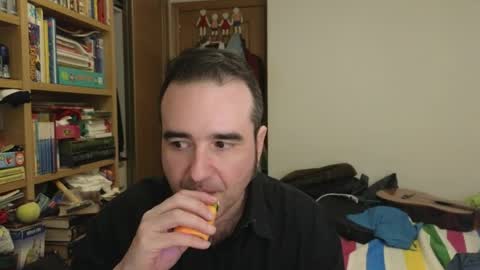 curiosillo1983 online show from 04/10/26, 12:16