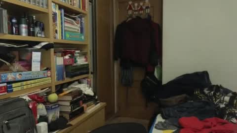 curiosillo1983 online show from 04/18/26, 07:07