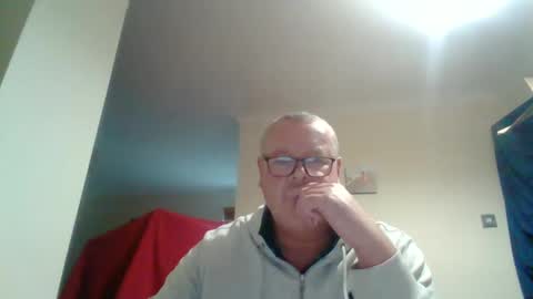 curiousax77 online show from 02/08/25, 11:44