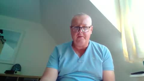 curiousax77 online show from 04/30/26, 12:11
