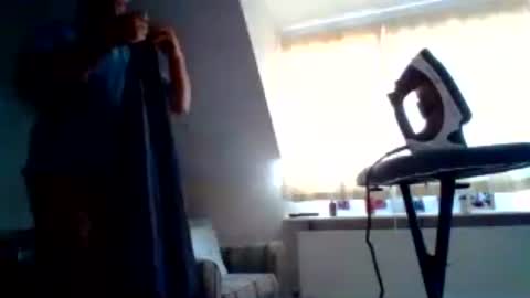 Snapshot of curiousax77 chatting on 07/08/26, 01:37 curiousax77 online show from 07/08/26, 01:37