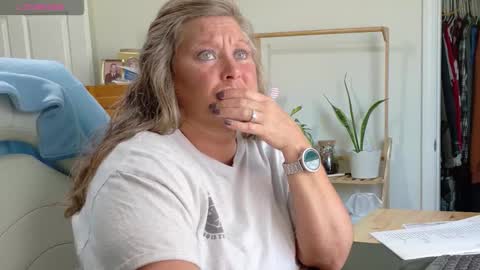 curious couple online show from 02/05/26, 06:45