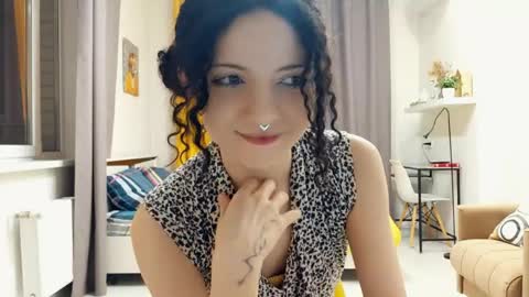 Snapshot of curlixiee chatting on 05/11/26, 11:13 Kira online show from 05/11/26, 11:13