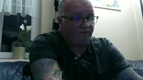 curtus14 online show from 11/26/25, 09:38