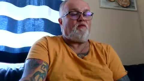 Snapshot of curtus14 chatting on 07/25/26, 01:41 curtus14 online show from 07/25/26, 01:41