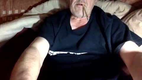 curvelover1977 online show from 11/10/25, 09:25