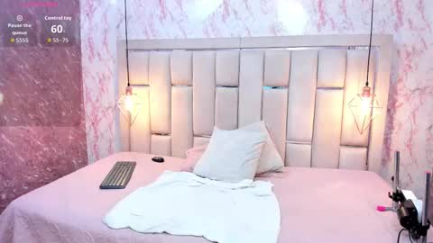 Alyanna  online show from 09/12/25, 11:43