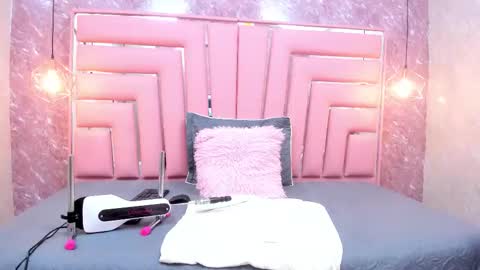 Alyanna  online show from 11/13/25, 12:04