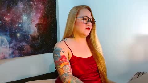 Snapshot of curvycherry4u chatting on 10/22/25, 03:29 C H E R R Y  online show from 10/22/25, 03:29