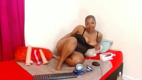 Snapshot of curvycutiexx94 chatting on 10/01/25, 07:03 curvycutiexx94 online show from 10/01/25, 07:03