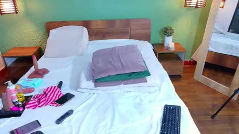 Danna online show from 12/18/25, 12:55