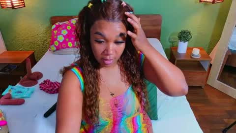 Snapshot of curvyebonyy_ chatting on 05/15/26, 02:46 Danna online show from 05/15/26, 02:46