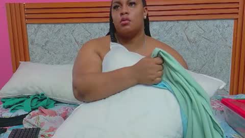 Snapshot of curvyhomebebe chatting on 06/11/26, 03:04 curvyhomebebe online show from 06/11/26, 03:04