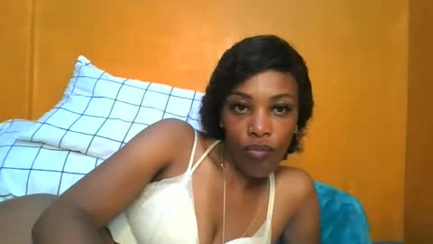 curvylyin online show from 03/12/26, 07:36
