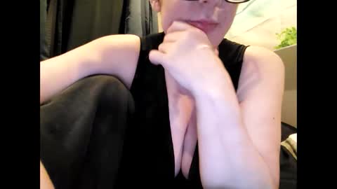 Snapshot of curvymomy69 chatting on 03/12/25, 12:53 Milfmomma online show from 03/12/25, 12:53