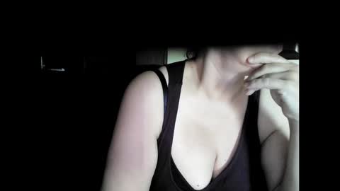 Snapshot of curvymomy69 chatting on 10/16/25, 02:40 Milfmomma online show from 10/16/25, 02:40