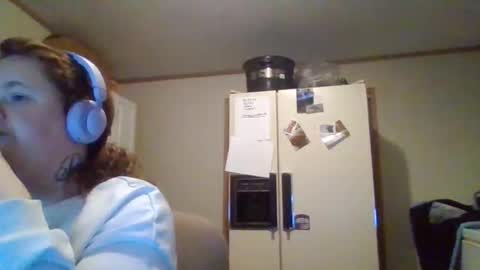 dahlia -kim online show from 11/18/25, 04:39