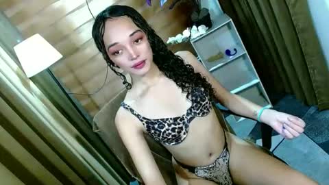Snapshot of curybb_hanna19 chatting on 04/29/26, 03:05 BBY CURLYHANNA online show from 04/29/26, 03:05
