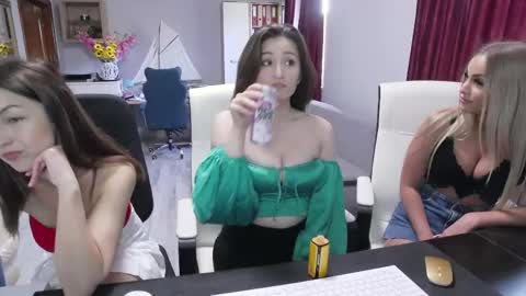 Snapshot of cute00kiara chatting on 05/21/26, 06:53 and follow twittercute00kiara2 online show from 05/21/26, 06:53