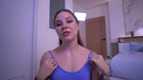 Foxy online show from 12/14/25, 01:00