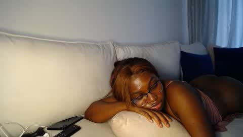 Liya online show from 04/18/26, 10:41