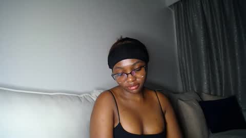 Liya online show from 04/20/26, 05:59