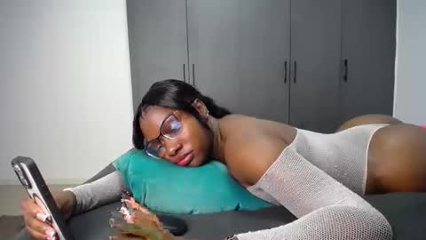 Liya online show from 05/23/26, 12:05