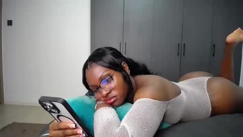 Liya online show from 05/23/26, 08:02