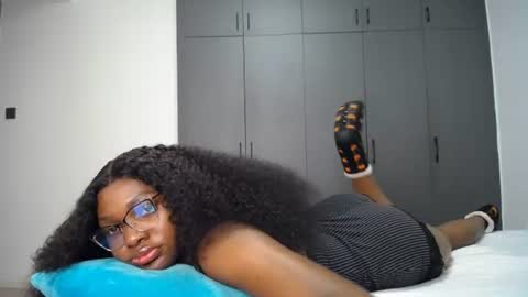 Liya online show from 07/18/26, 03:54