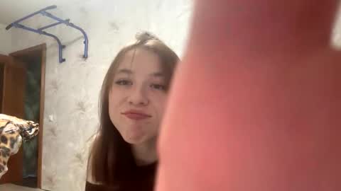 Snapshot of cute_beauty chatting on 09/24/25, 05:49 Amanda online show from 09/24/25, 05:49