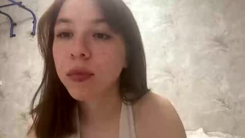 Snapshot of cute_beauty chatting on 09/26/25, 01:37 Amanda online show from 09/26/25, 01:37