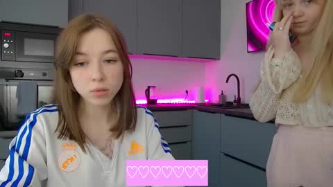 Snapshot of cute_beauty chatting on 10/20/25, 01:33 Amanda online show from 10/20/25, 01:33